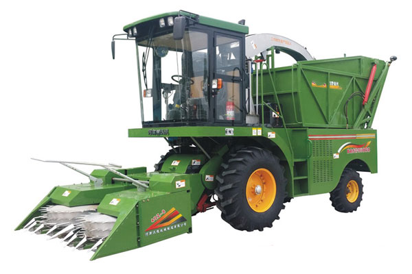 Self-propelled silage harvester